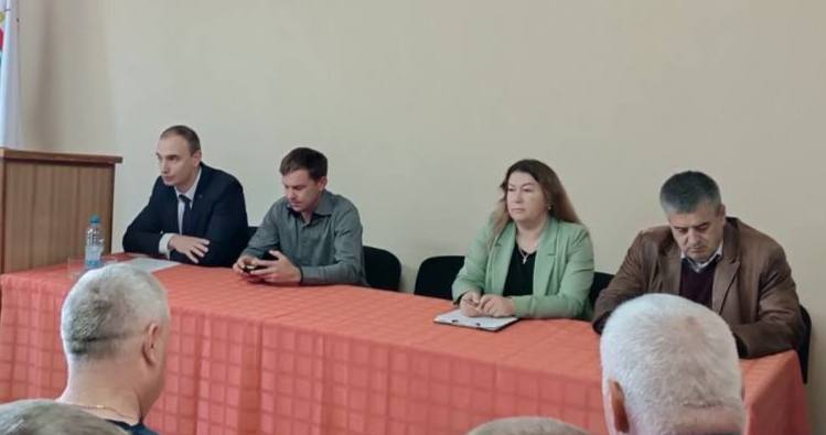 В трудовых коллективах Бешенковичского района продолжается Единый день информирования 