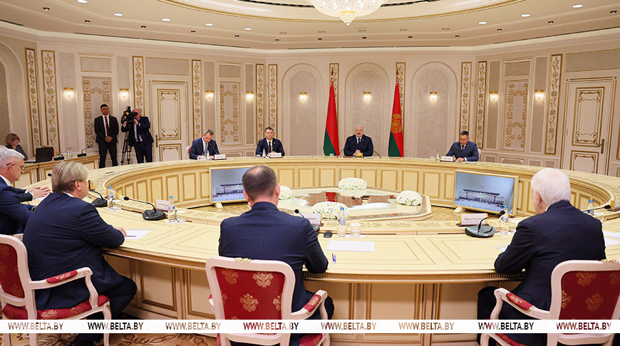 Лукашенко: Сибирь для Беларуси - родной, близкий и понятный регион