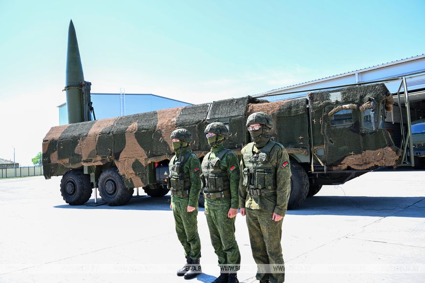 voennaya-tematika-v-tsentre-vnimaniya-aleksandr-lukashenko-priekhal-k-raketchikam-v-osipovichskiy-ra_1