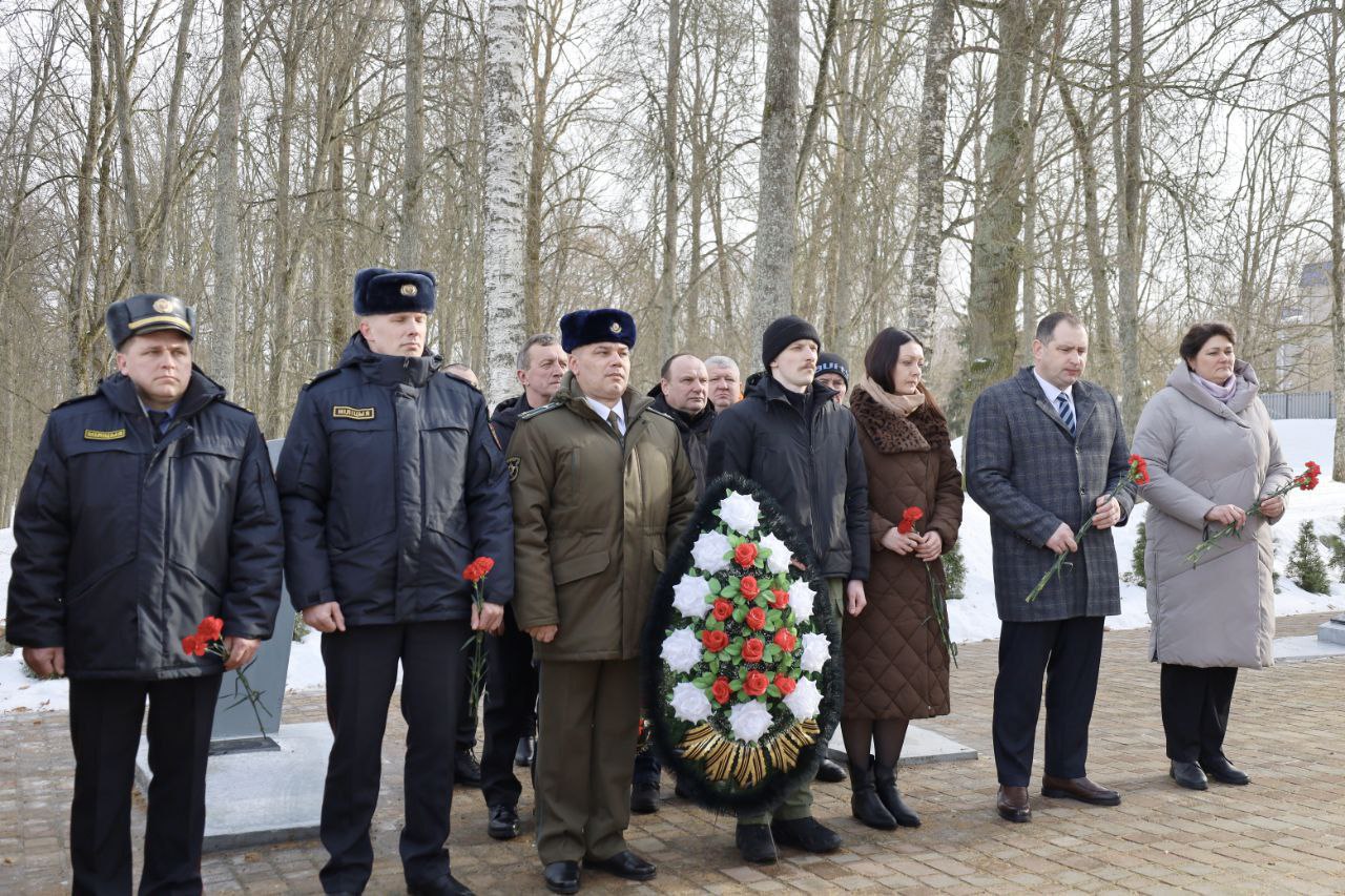 v-beshenkovichakh-pochtili-pamyat-zashchitnikov-otechestva_0