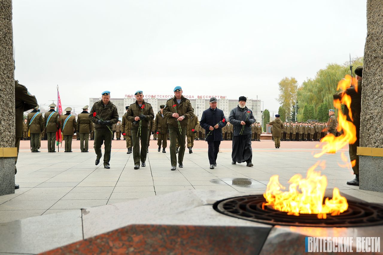 Попрощались с боевым знаменем. В Витебске прошла торжественная демобилизация военнослужащих 103-й воздушно-десантной бригады
