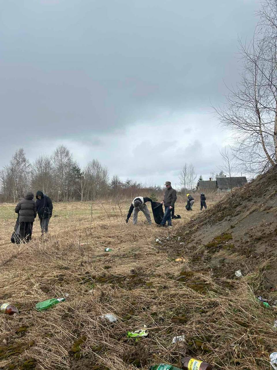 aktsiyu-chistyy-bereg-vchera-organizovali-v-agrogorodke-ulla_1