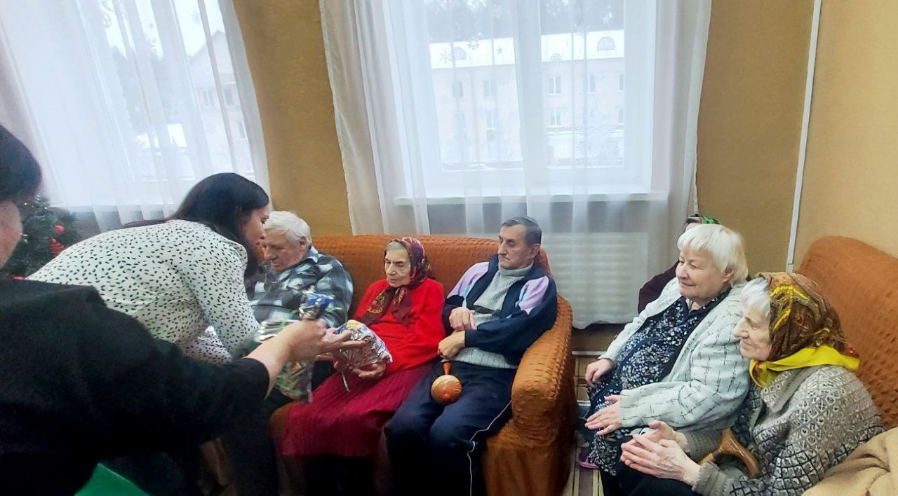 vchera-v-otdelenii-kruglosutochnogo-prebyvaniya-ttsson-tsarila-samaya-nastoyashchaya-prazdnichnaya-a_3