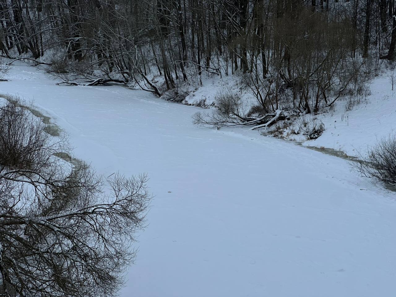 ostorozhno-kovarnyy-lyed-spasateli-i-osvod-napominayut-o-bezopasnosti-na-vodoyemakh_4
