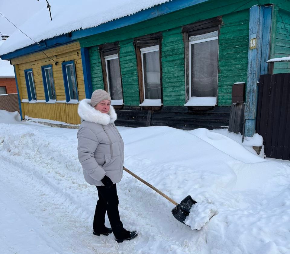 bolee-140-dvorov-raschistili-sotsialnye-rabotniki-beshenkovichskogo-rayona-posle-tsiklona-ulli-_6