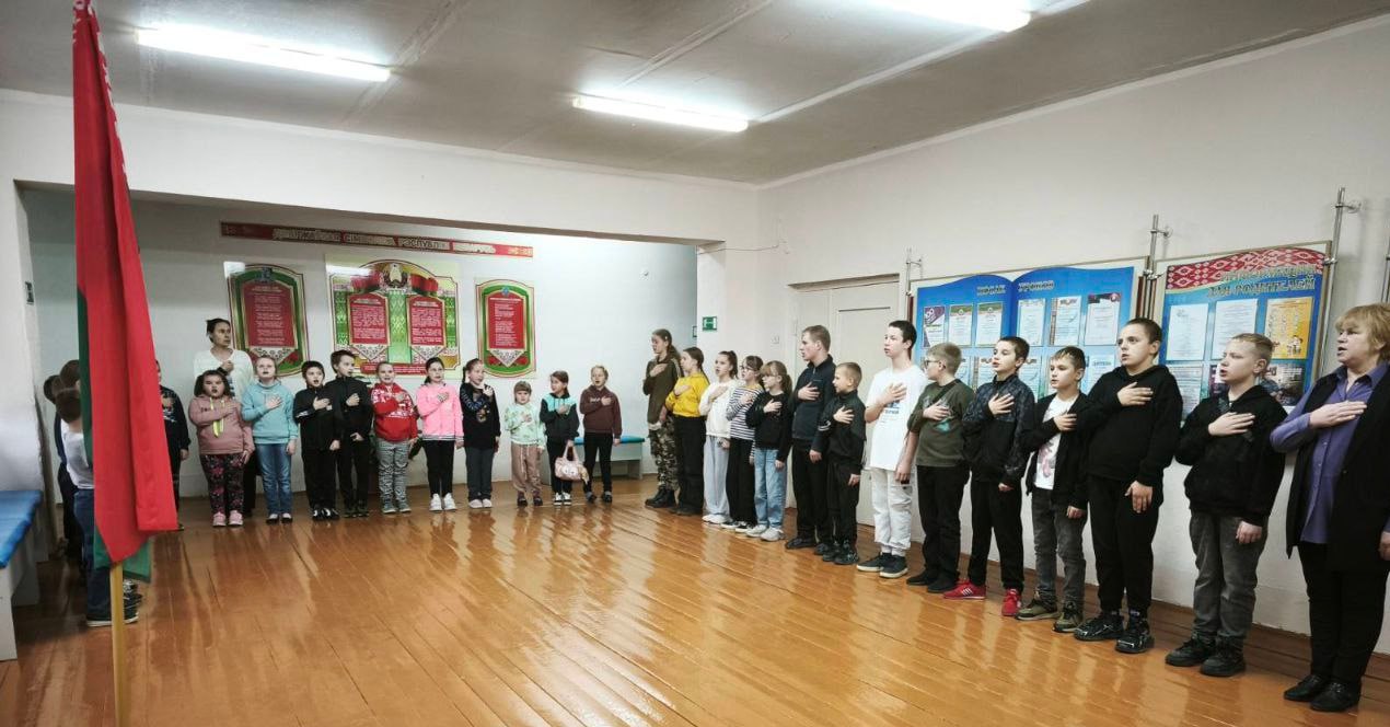 Вчера в школах района открылись воспитательно-оздоровительные лагеря