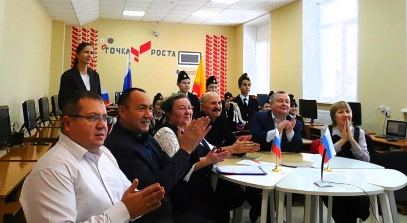 vchera-sostoyalsya-telemost-mezhdu-kalininskoy-shkoloy-vurnarskogo-munitsipalnogo-okruga-chuvashskoy_1