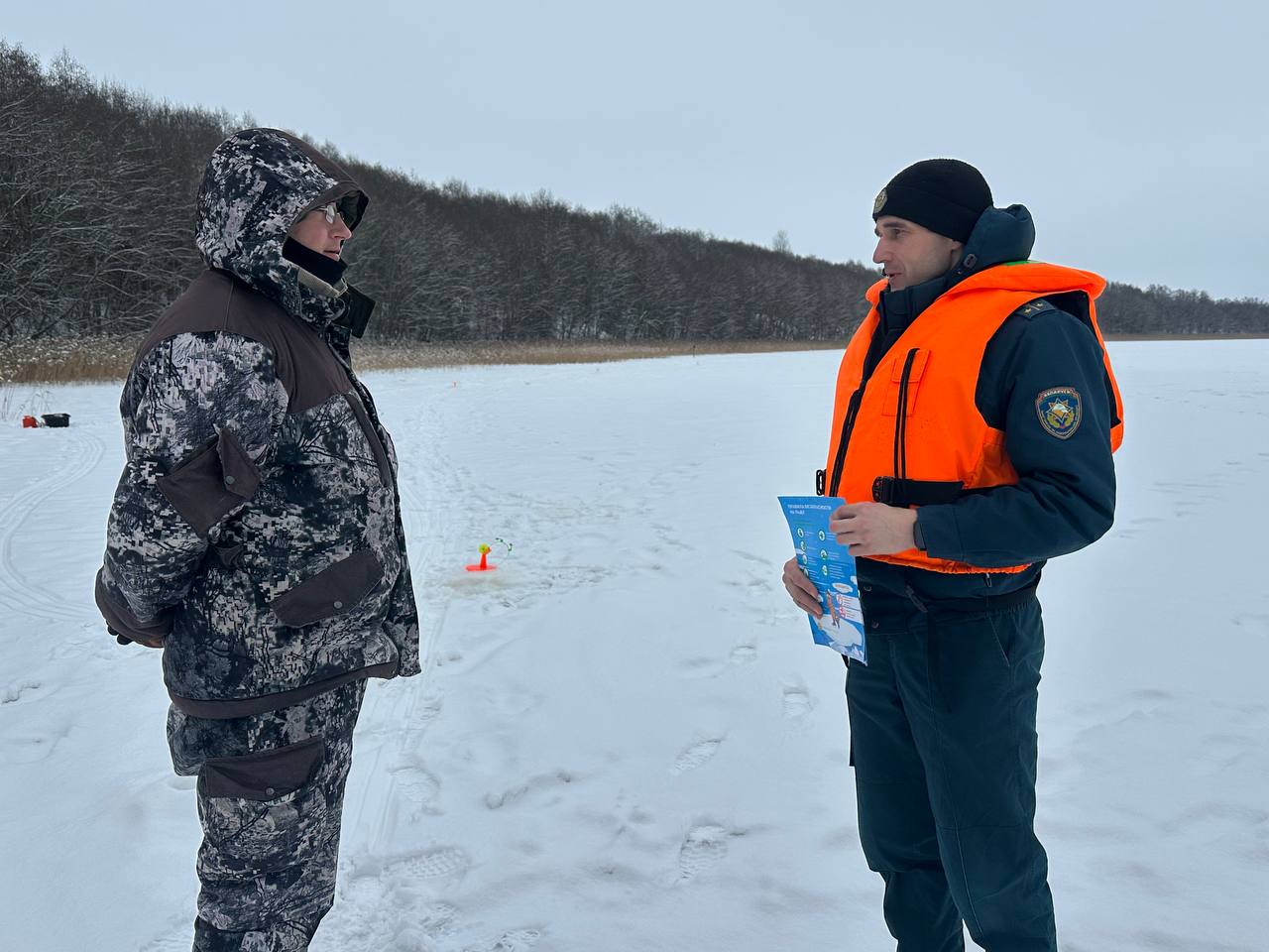 bezopasnost-na-zimnikh-vodoemakh-rochs-sovmestno-s-predstavitelyami-osvod-proveli-reydy-v-mestakh-ma_1