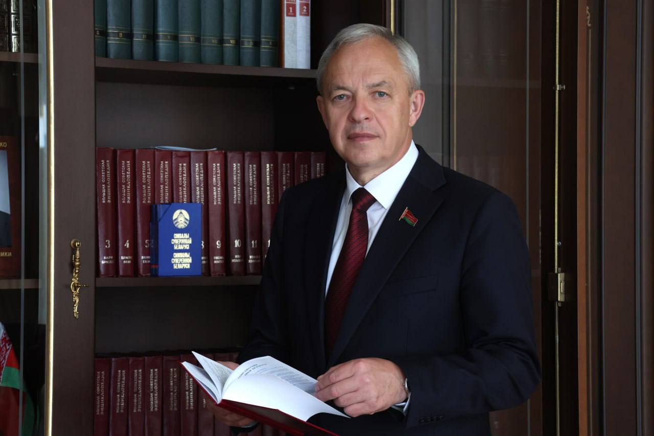 Поздравление с Днем Конституции Республики Беларусь от председателя Палаты представителей Игоря Сергеенко