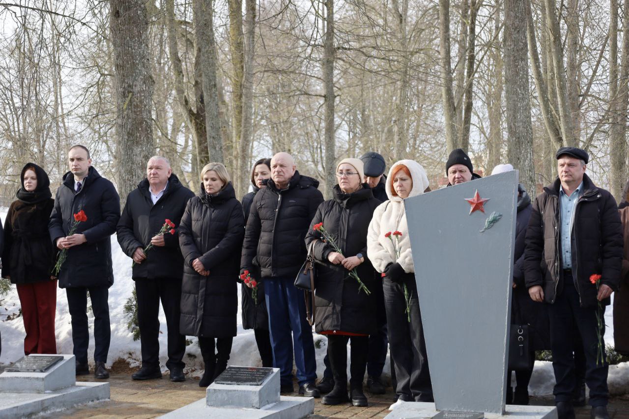 v-beshenkovichakh-pochtili-pamyat-zashchitnikov-otechestva_6