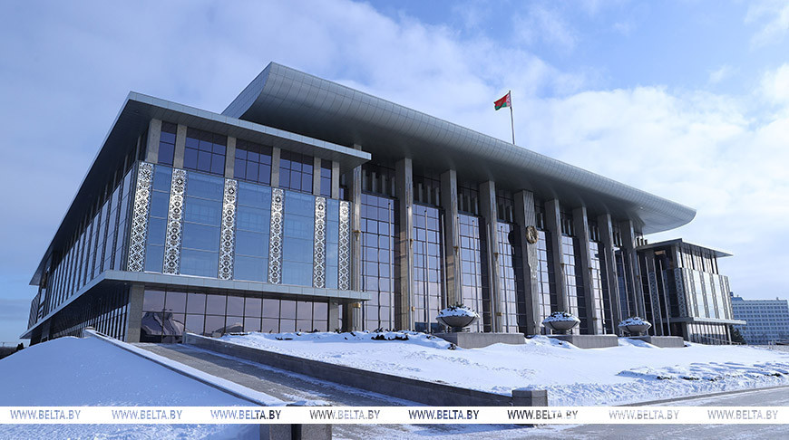 Lukashenko signs decree to raise pensions on 1 February