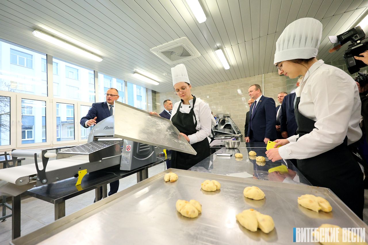 fotofakt-obnovlennyy-tsentr-kompetentsiy-otkryli-v-vitebskom-gosudarstvennom-industrialnom-kolledzhe_3