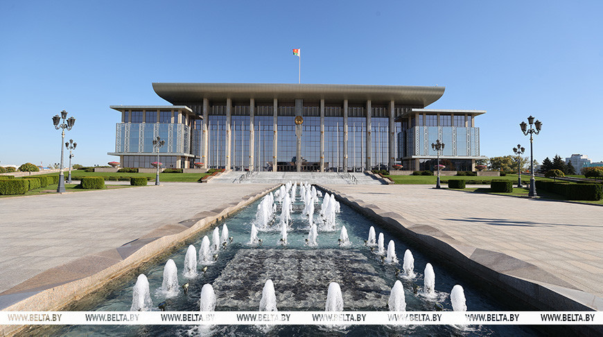 Лукашенко поздравил военнослужащих транспортных войск с профессиональным праздником