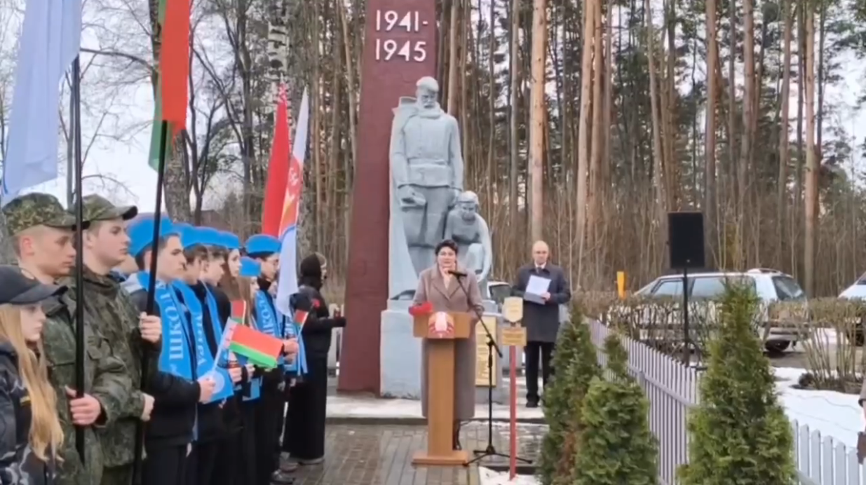 v-beshenkovichakh-u-bratskoy-mogily-zhertv-fashizma-proshel-miting-rekviem_1