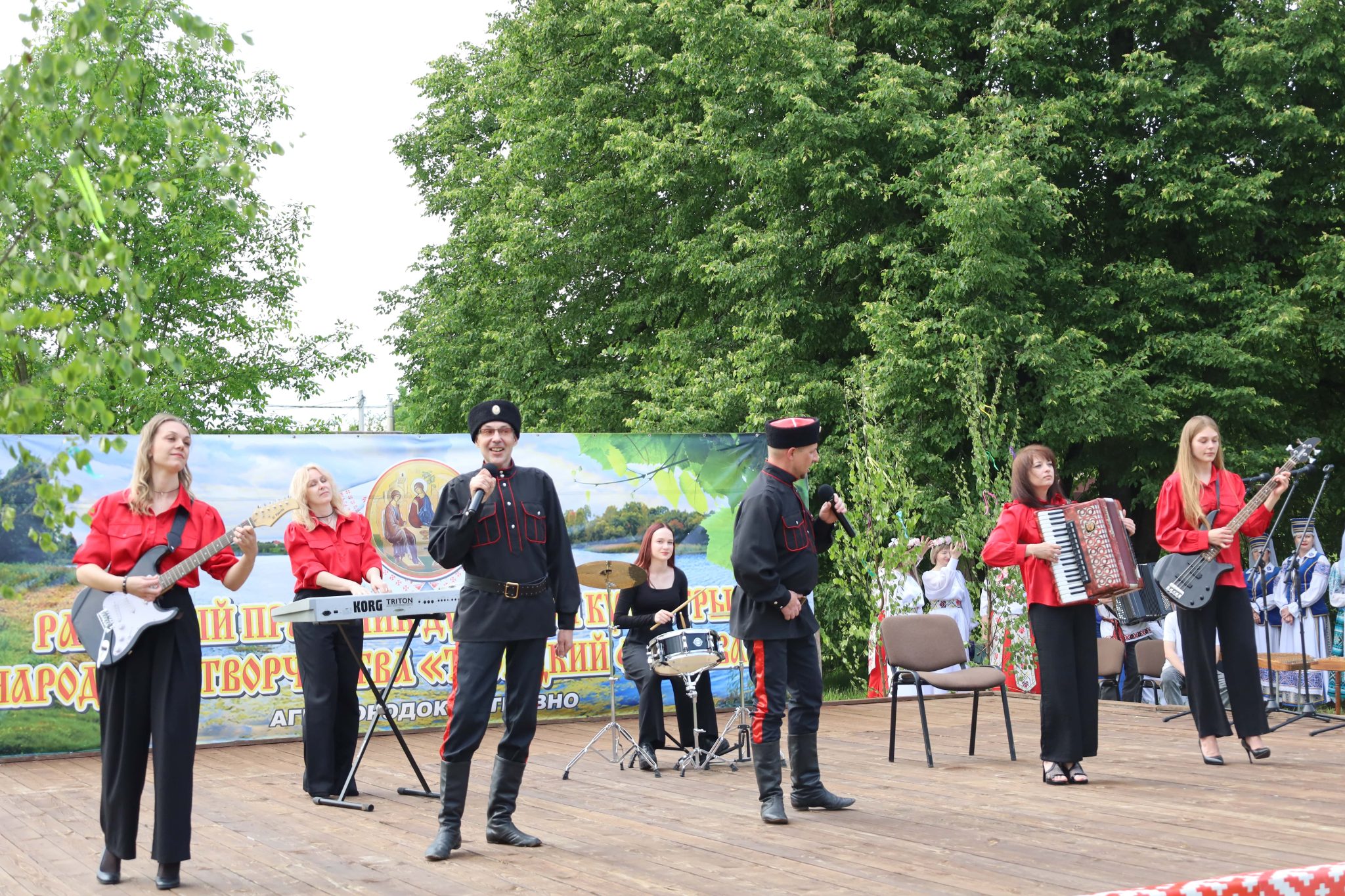 В Островно прошел Троицкий фестиваль