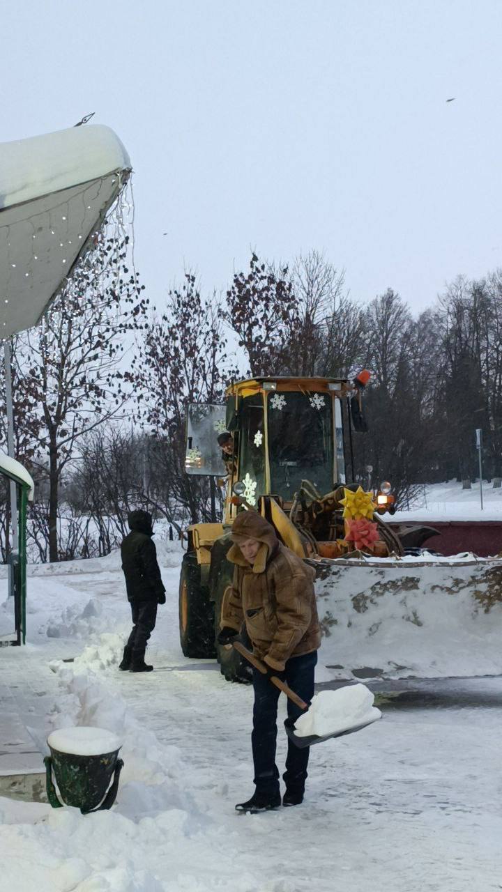 dlya-likvidatsii-posledstviy-obilnykh-snegopadov-v-rayone-zadeystvovana-vsya-imeyushchayasya-tekhnik_5