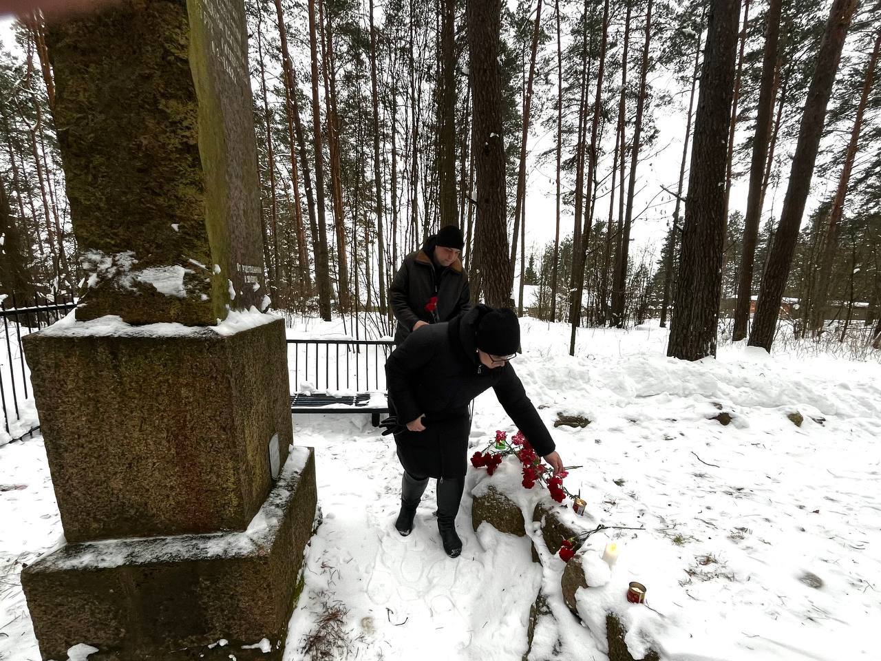 beshenkovichane-sobralis-u-bratskoy-mogily-uznikov-beshenkovichskogo-getto_4