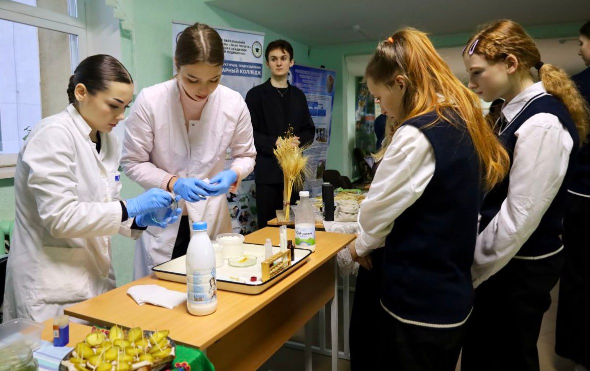na-baze-ullskogo-gosudarstvennogo-kolledzha-imeni-l-m-dovatora-proshla-yarmarka-tselevoy-podgotovki_3