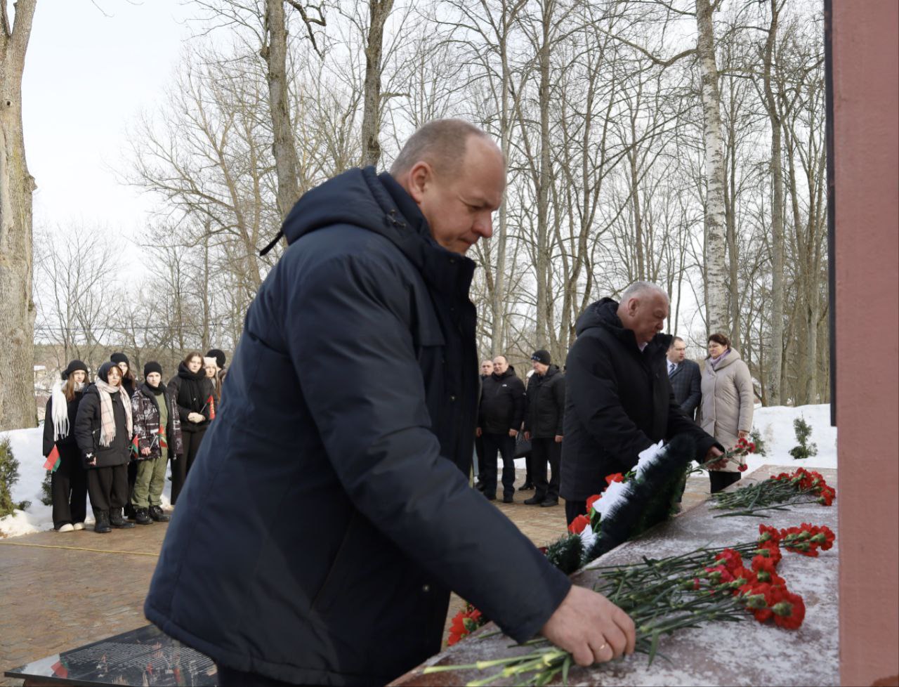 v-beshenkovichakh-pochtili-pamyat-zashchitnikov-otechestva_7