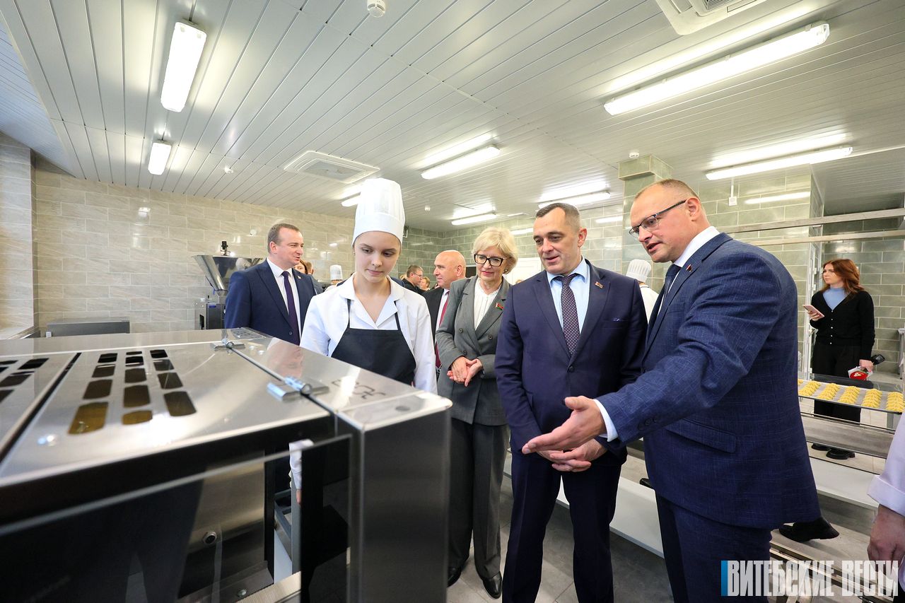 fotofakt-obnovlennyy-tsentr-kompetentsiy-otkryli-v-vitebskom-gosudarstvennom-industrialnom-kolledzhe_4
