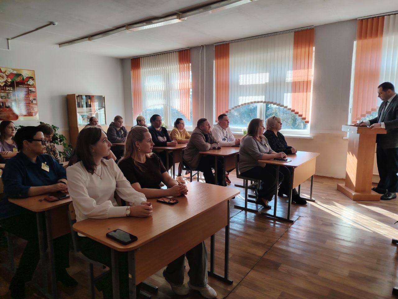 edinyy-den-informirovaniya-po-teme-sovremennye-podkhody-k-razvitiyu-regionov-ot-ekonomiki-do-sotsial_2