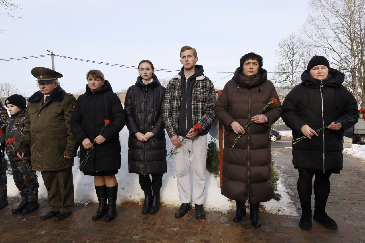 v-beshenkovichakh-pochtili-pamyat-zashchitnikov-otechestva_3