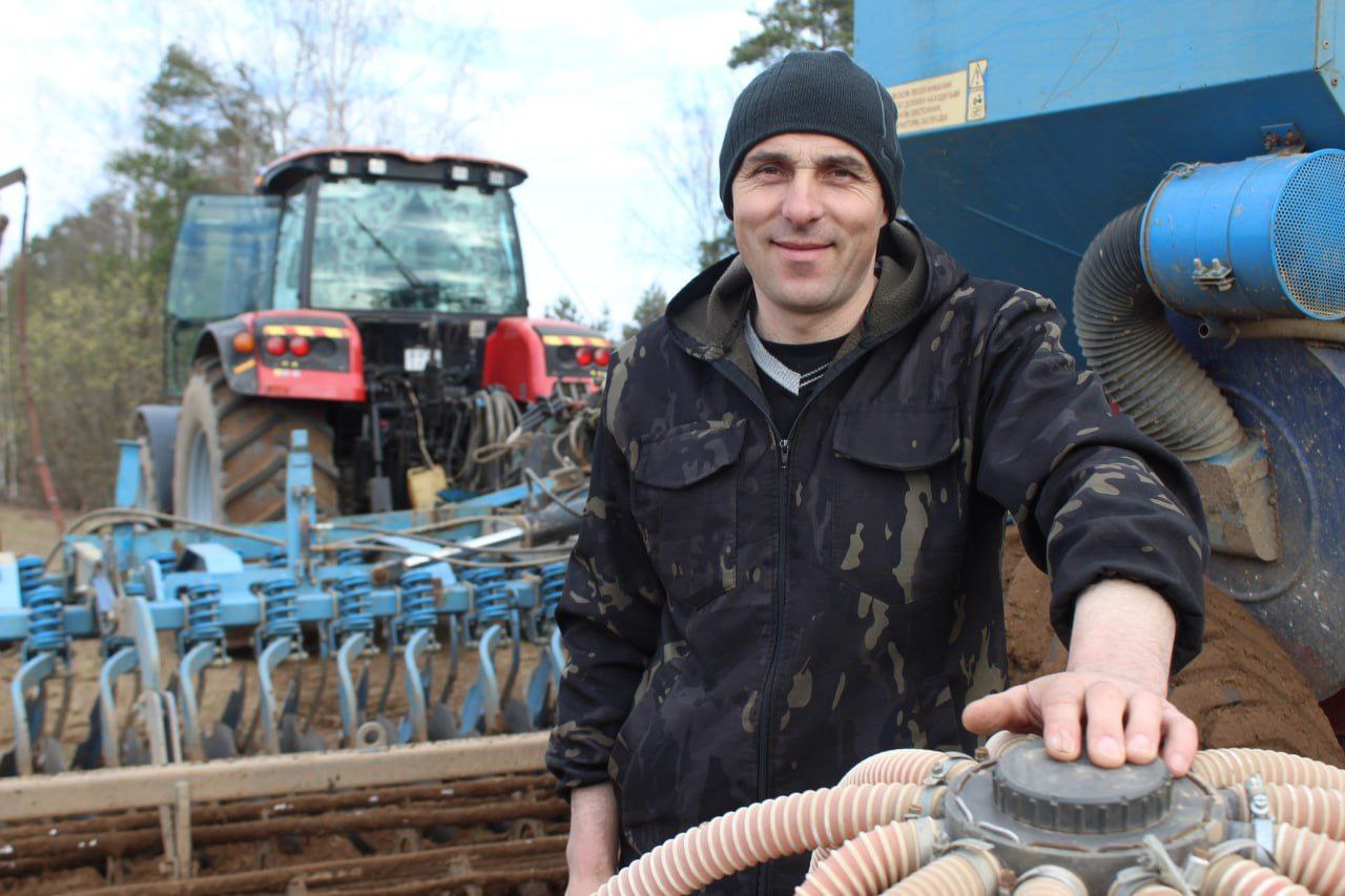 В Бешенковичском районе определились лидеры районных соревнований на весеннем севе