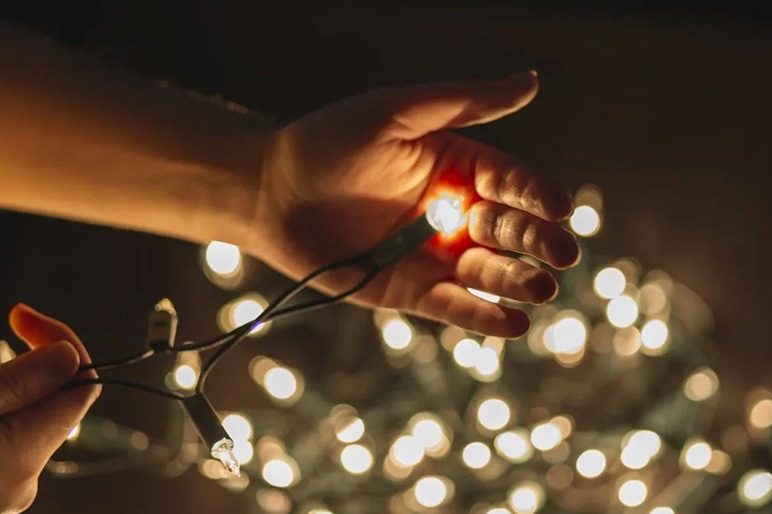 Правила электробезопасности на зимние праздники