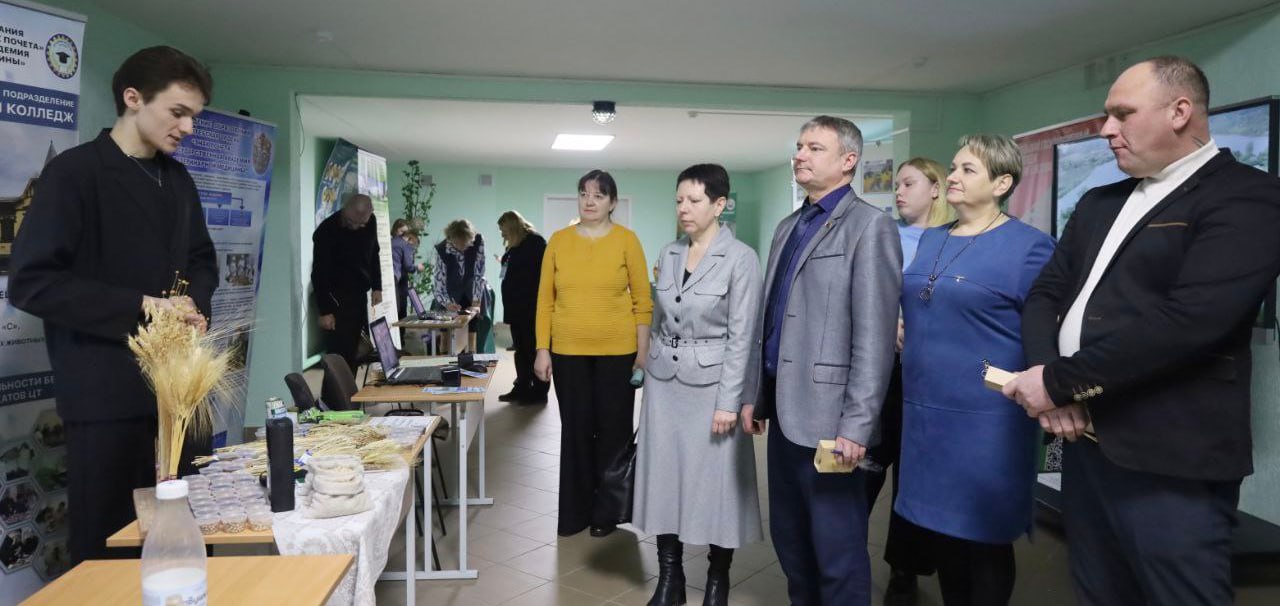 На базе Улльского государственного колледжа имени Л. М. Доватора прошла ярмарка целевой подготовки