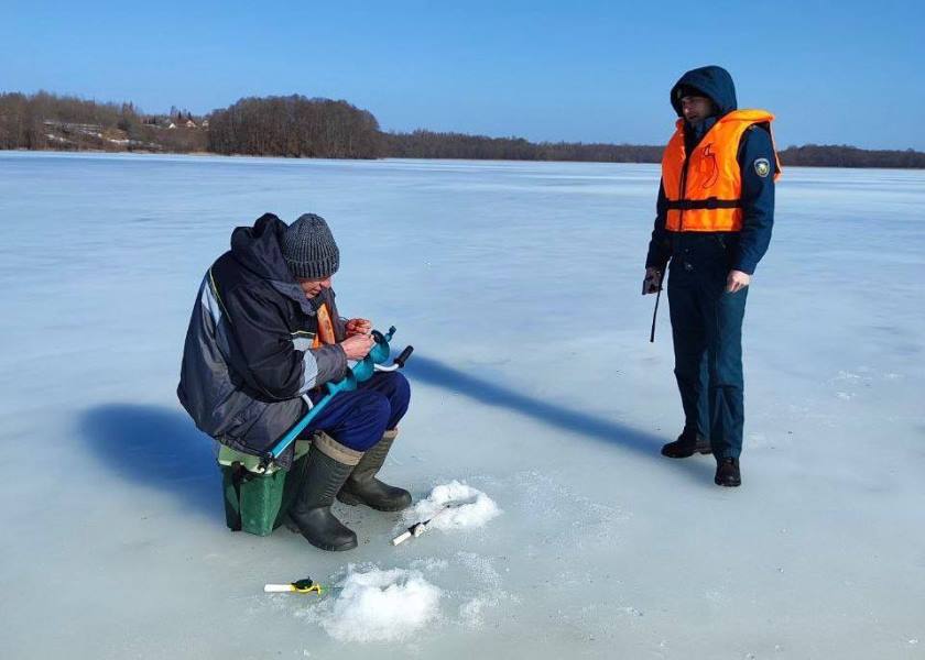 tonkiy-led-spasateli-proveli-reydy-na-vodoemakh-rayona_3