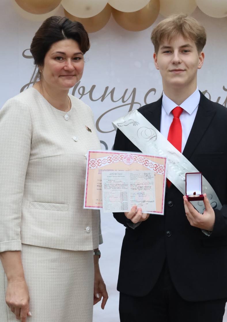 v-shkolakh-beshenkovichskogo-rayona-proshli-vypusknye-vechera_2