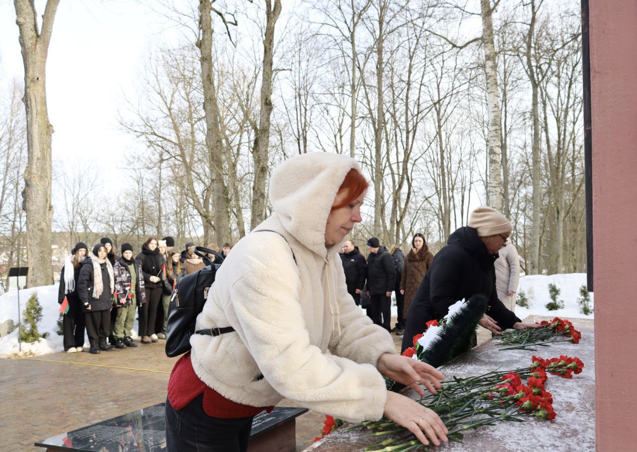 v-beshenkovichakh-pochtili-pamyat-zashchitnikov-otechestva_8