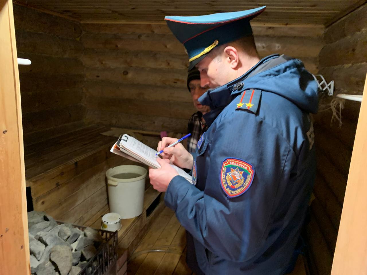 aktsiya-za-bezopasnost-vmeste-za-tri-dnya-spasateli-obsledovali-81-domovladenie-v-rayone_7