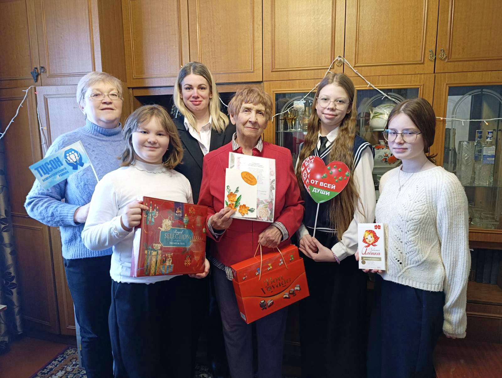 В рамках акции «От всей души» поздравления с 80-летием принимала ветеран педагогического труда Галина Игнатьевна Игнатович