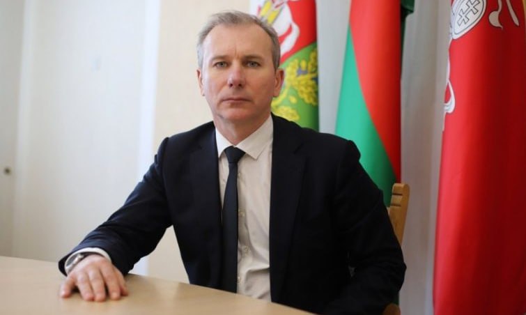 15 апреля депутат Палаты представителей Национального собрания Республики Беларусь Виктор  Азаренок проведет прямую телефонную линию