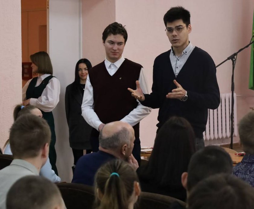 segodnya-v-ullskom-kolledzhe-imeni-l-m-dovatora-vstrechali-chlenov-respublikanskogo-i-vitebskogo-obl_1